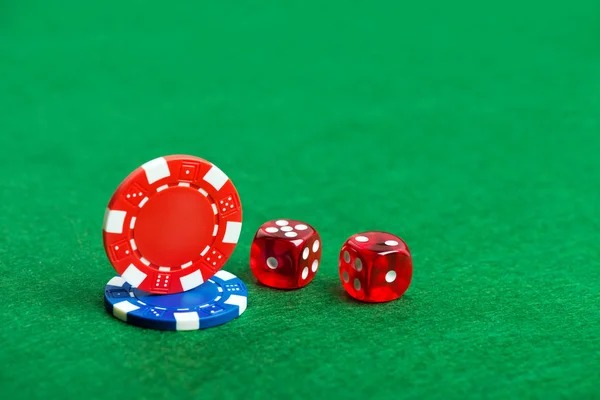 Game Demo interface showing live Dragon Tiger table with practice balance